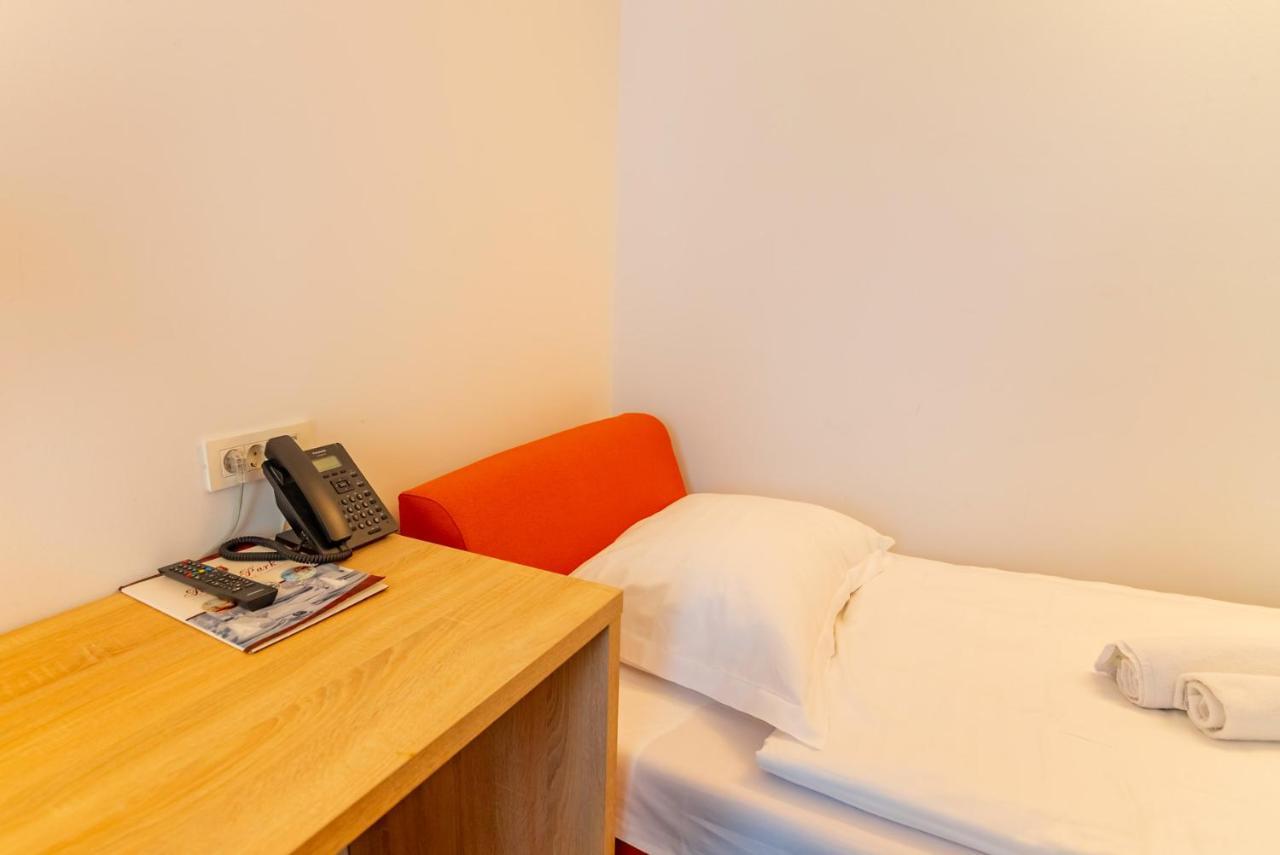 Hotel Park Superior 3* Čakovec エクステリア 写真