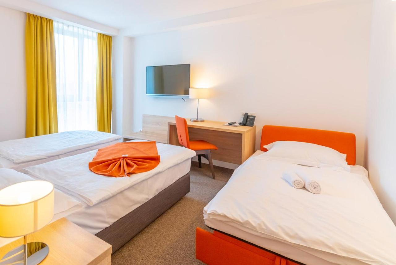 Hotel Park Superior 3* Čakovec エクステリア 写真