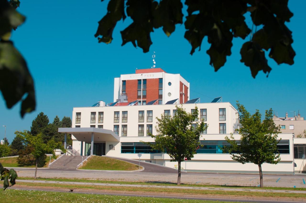 Hotel Park Superior 3* Čakovec エクステリア 写真